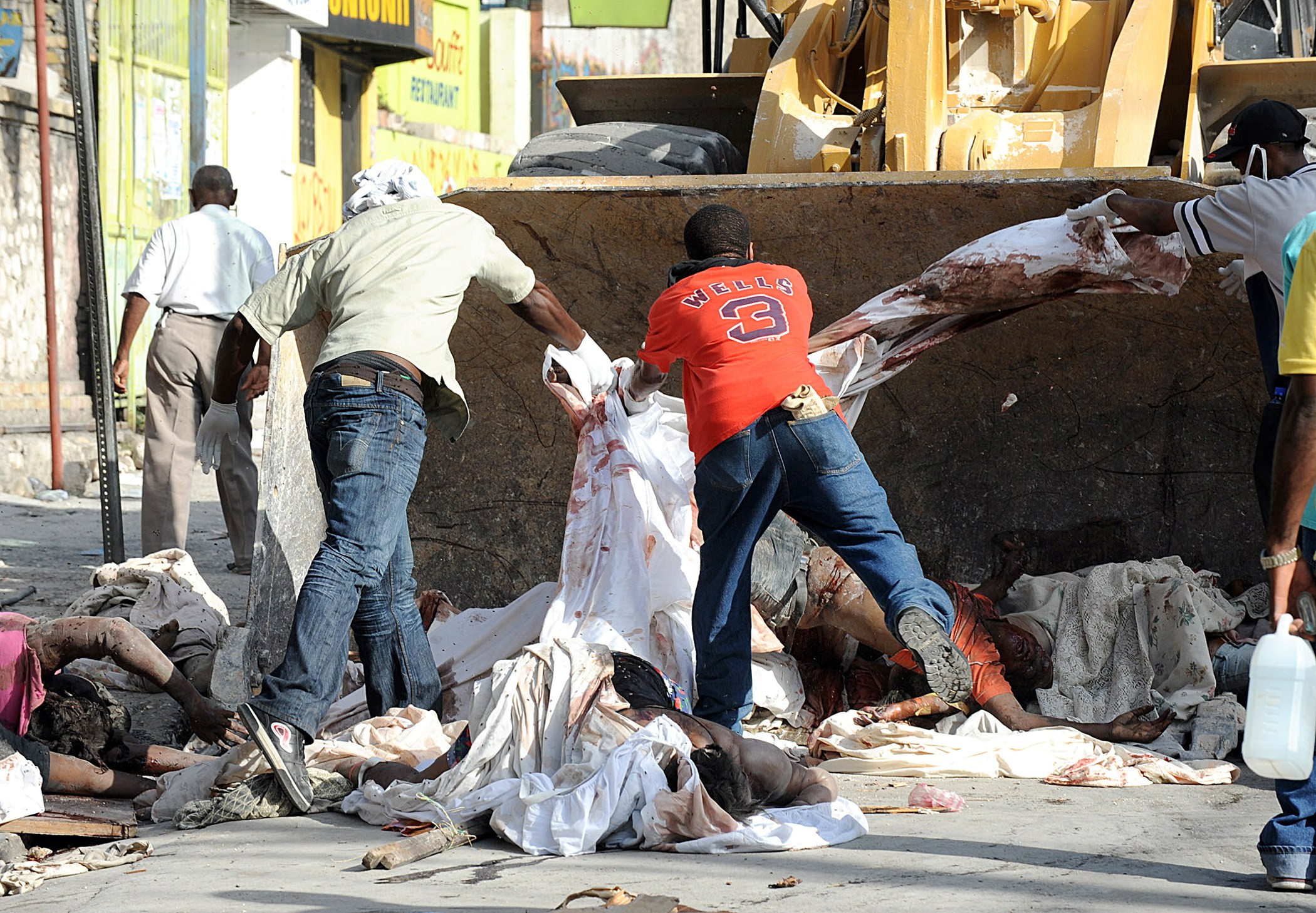 We are the world - vedetele, impreuna pentru sinistratii din Haiti