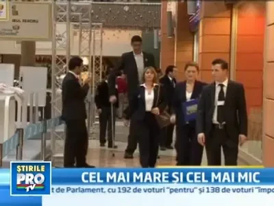 Cel mai inalt si cel mai scund om din lume si-au dat intalnire in Turcia!