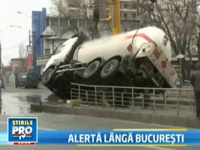 Pericol in Capitala!O cisterna cu GPL s-a rasturnat aproape de o benzinarie