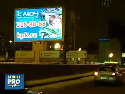 Porno la drumul mare in Rusia, pe un panou publicitar!