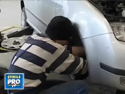 Saracie si inconstienta. Romanii isi repara masinile cu piese second-hand