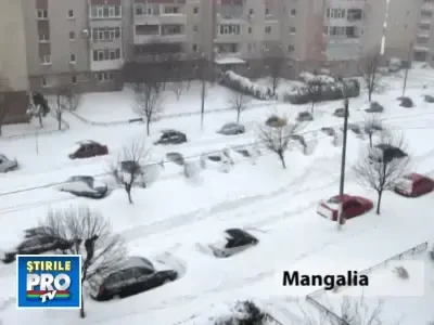 Din Mangalia si pana-n Bucuresti, zapada pana la genunchi