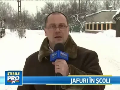 Laboratoare de informatica, golite de o banda de hoti!