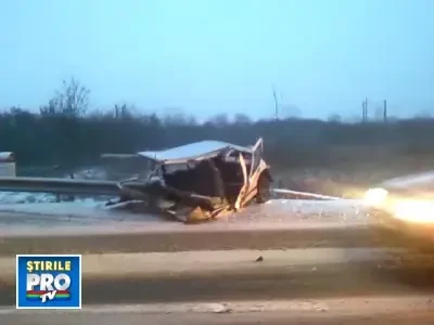 Grav accident: masina rupta-n doua, soferul zace la marginea drumului!