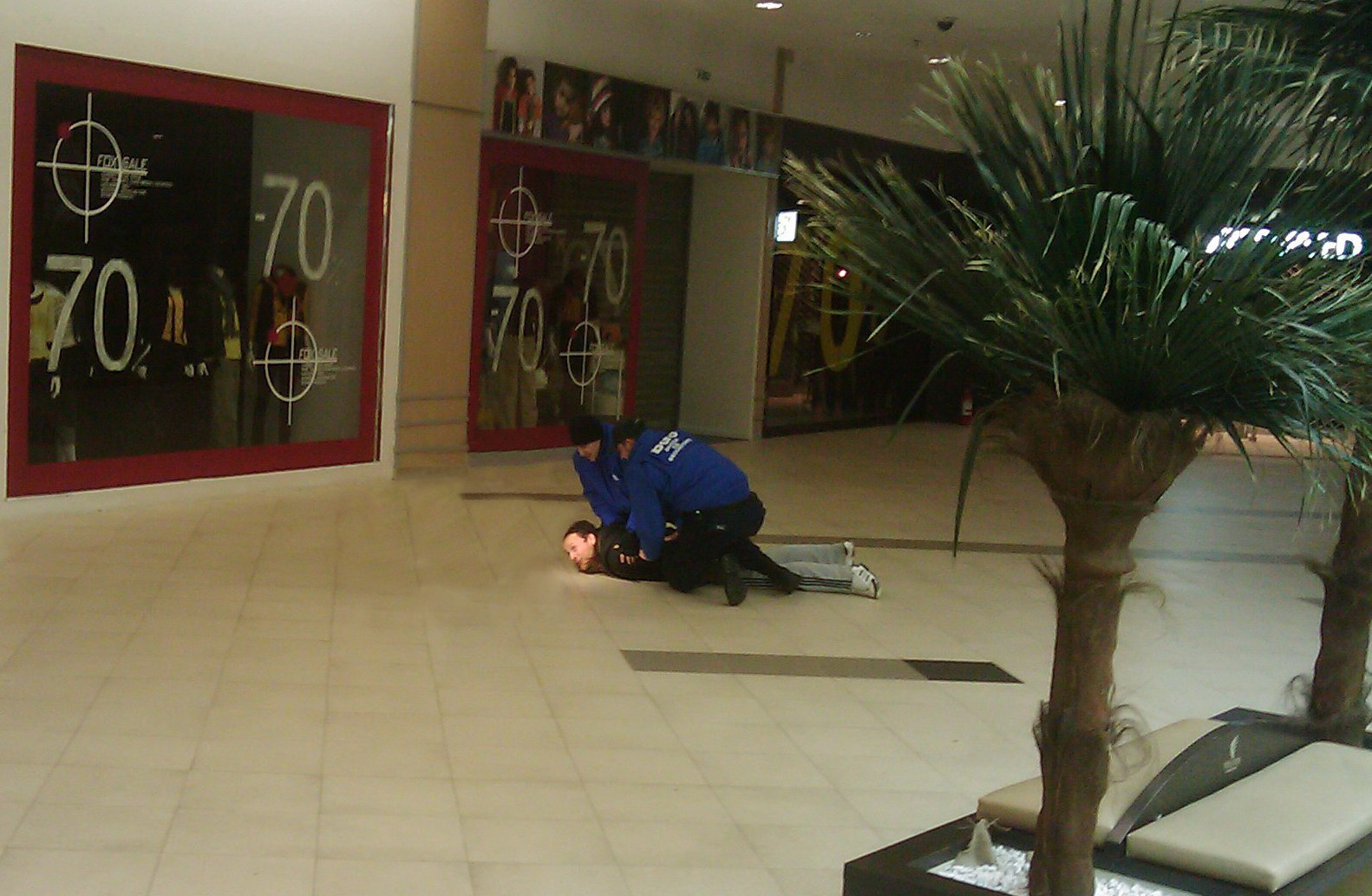 Panica la mall cu George Vintila!