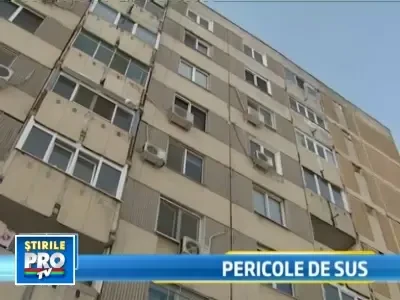 Romanii de la ultimele etaje ale blocurilor, disperati: nu au caldura