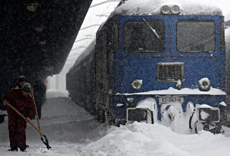 Un tren de calatori a deraiat in judetul Suceava, din cauza frigului