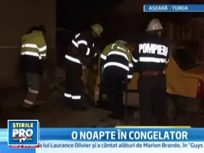 Au ramas fara caldura dupa ce un sofer s-a oprit cu masina in zidul casei