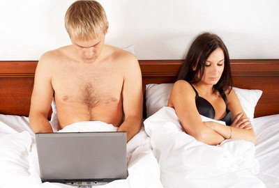 Facebook-ul distruge casnicii