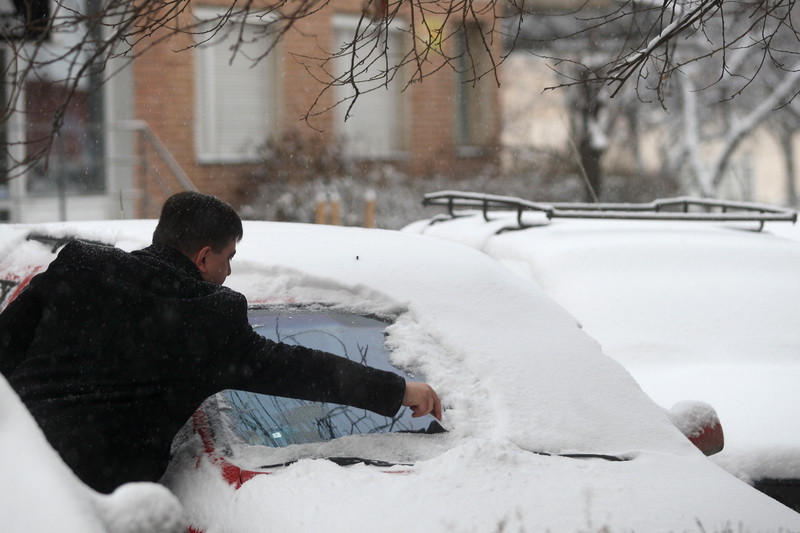 Afla ce sa faci ca sa nu-ti intepeneasca masina din cauza gerului