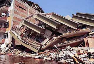 Cartier din Bavaria evacutat din cauza unor alunecari de stanci