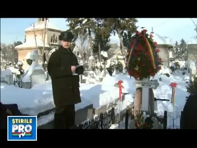 Ceausescu ar fi implinit azi 92 de ani. Nostalgicii l-au omagiat in cimitir