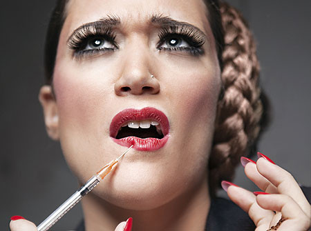 La un pas de-a ramane oarba dupa ce si-a injectat singura toxina botulinica