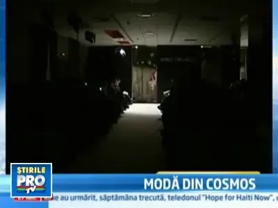 Femeia astronaut la Saptamana Modei de la Paris!