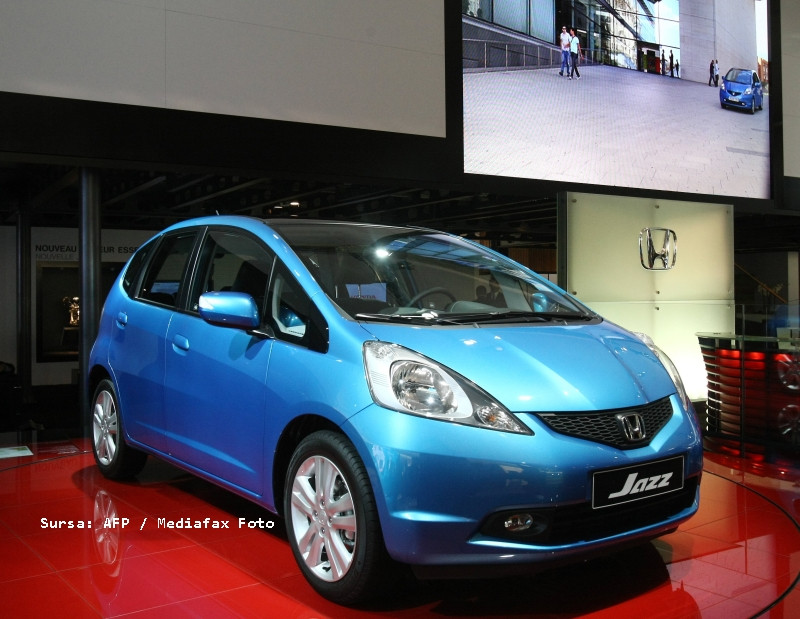 Honda a rechemat in service-uri 640.000 de masini