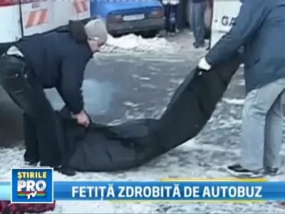 Fetita de 8 ani, lovita mortal de un autobuz, pe trecerea de pietoni