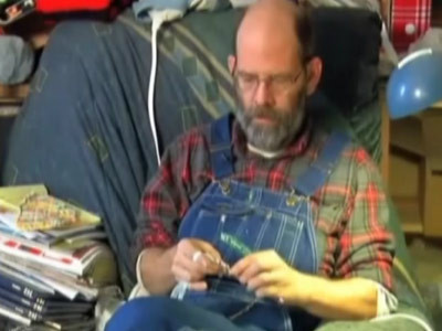 Croseteaza accesorii din pungi uzate si face bani din asta