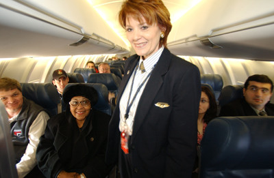 Sute de tineri s-au grabit sa isi depuna CV-urile cu speranta ca vor deveni insotitori de zbor