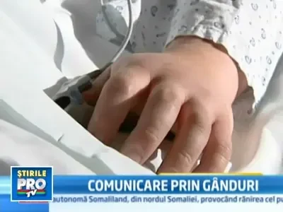 A raspuns la intrebari cu "da" si "nu", desi este in coma de cinci ani