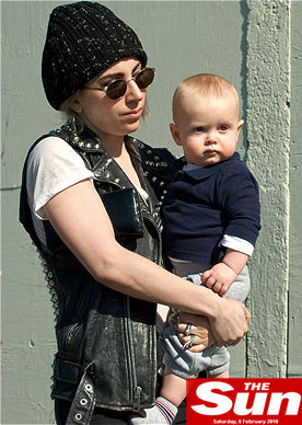 Recunoasteti personajul?! Da, e chiar Lady GaGa!