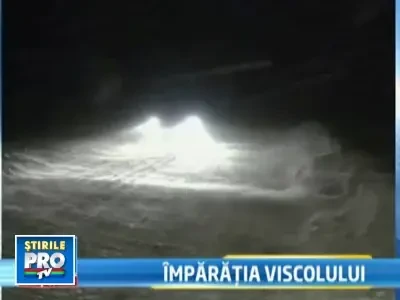 Cosmarul continua! Codul portocaliu, prelungit! Zeci de drumuri blocate!