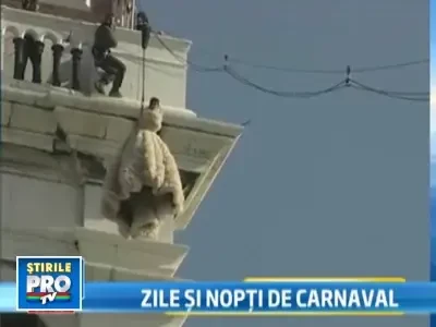 Carnaval in Piata San Marco din Venetia