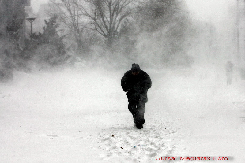 "Infernul alb" a pus stapanire pe sud-estul tarii!Viforul musca din Romania