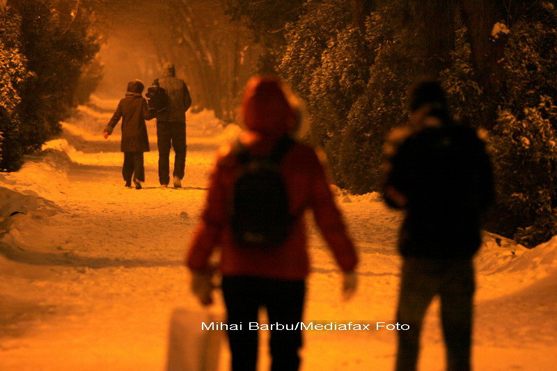 De astazi, se redeschid scolile in Bucuresti si 11 judete!