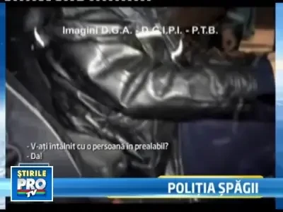Un politist a cerut 2.500 de euro ca sa faca scapat un sofer prins beat