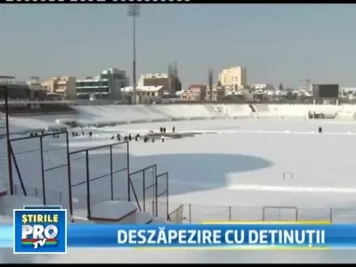 Detinutii Penitenciarului Jilava, scosi la deszapezire!