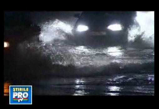 A venit potopul! 160 de gospodarii inundate grav in Craiova!