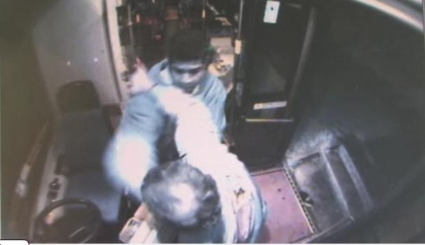 Imagini SOCANTE! Pasager snopit in bataie de soferul de autobuz