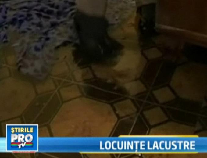 Efectele ploilor si ninsorilor: balti in case