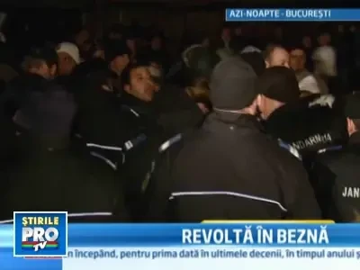 Au iesit in strada pentru ca raman fara curent in fiecare noapte!