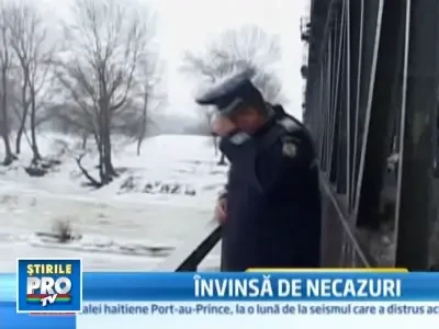 O adolescenta de 15 ani s-a aruncat in Siret de dorul parintilor