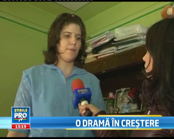 Ajutati-o pe Simona! Din cauza unei tumori, creste intruna