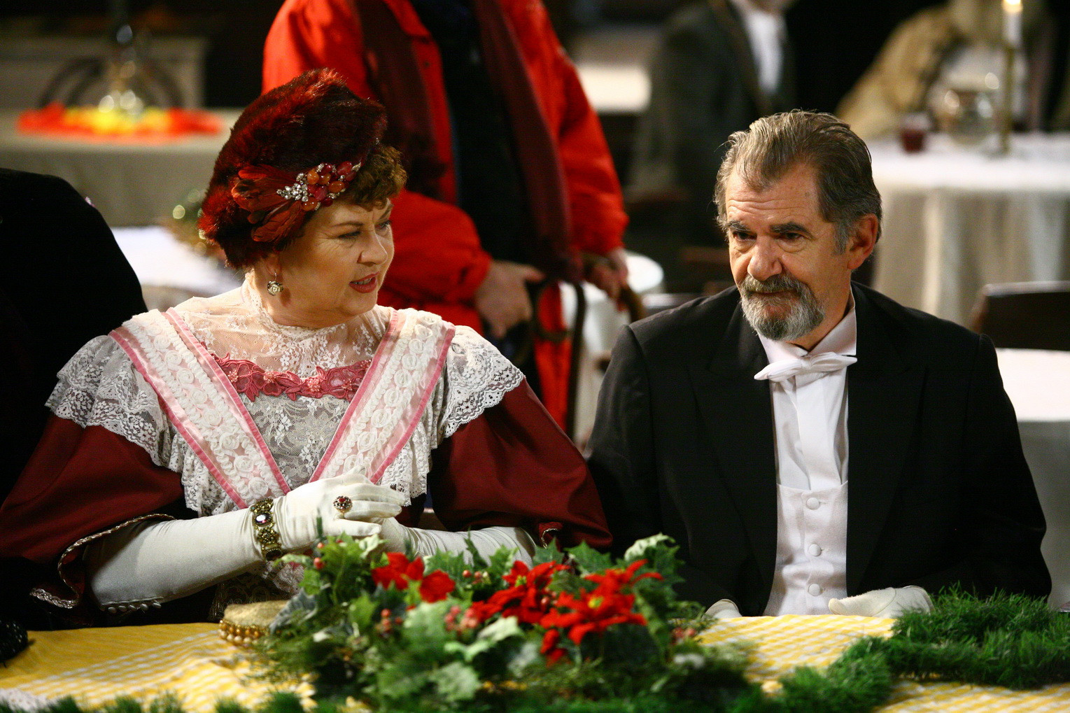 Personajele din "Aniela" intampina Anul Nou cu petreceri grandioase!