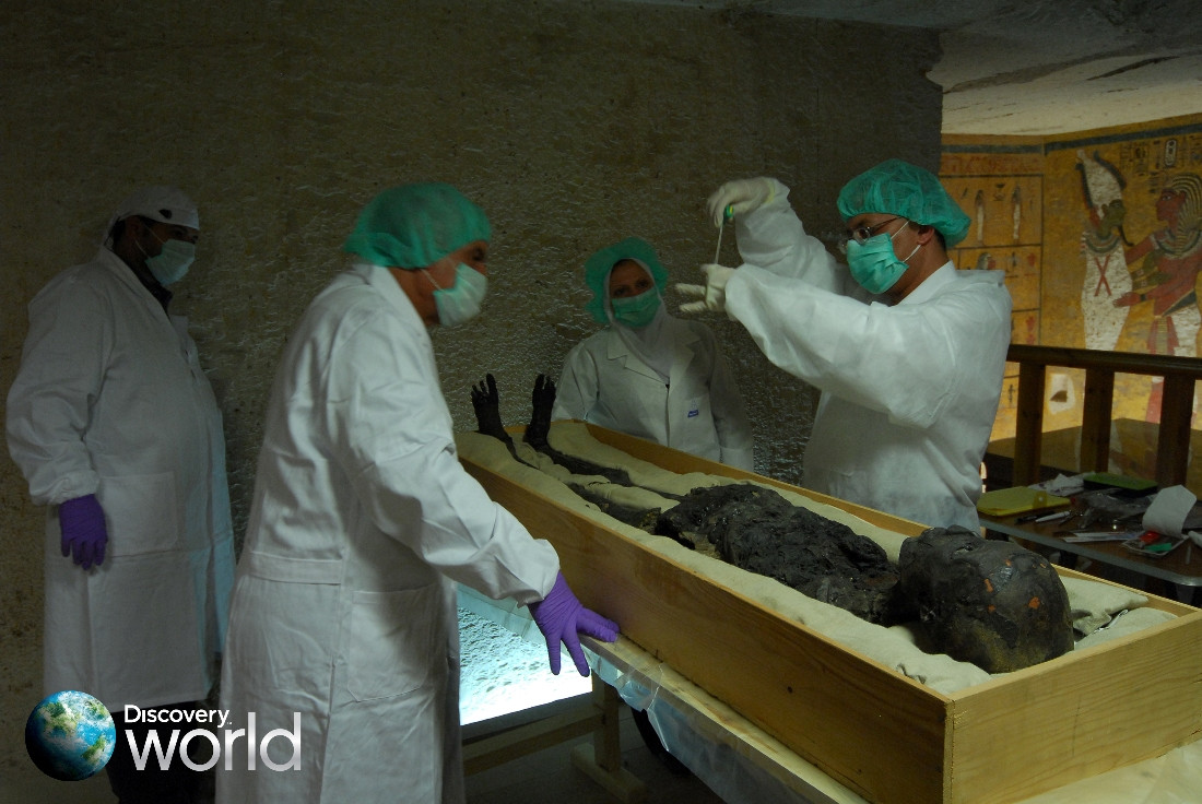 EXCLUSIV! Tutankhamon, regele blestemat de incest