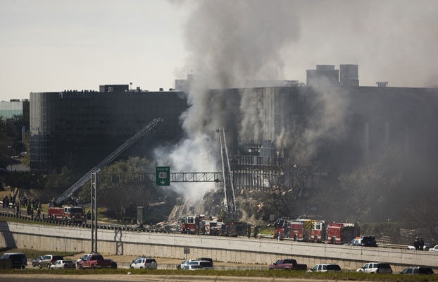 Accident aviatic in Texas: pilotul a lovit intentionat cladirea