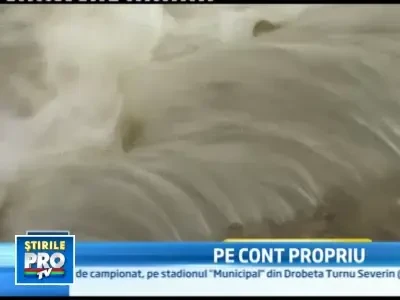 S-au predat in fata naturii! Locuitorii unui sat prahovean, izolati de lume