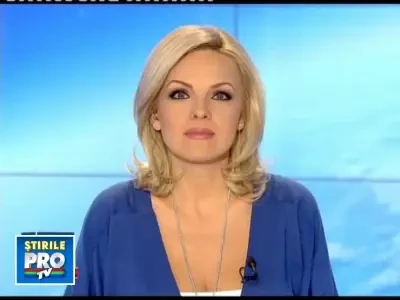 Naomi Campbell si Kate Moss, caritate in rochii Alexander McQueen