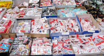 Martisoare cu sacosa sau un simplu fir de trifoi de 1 leu. De 1 Martie, conteaza gestul pana la urma