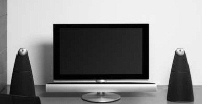 Vesti bune pentru cei cu bani in cont: se lanseaza un super televizor LCD!