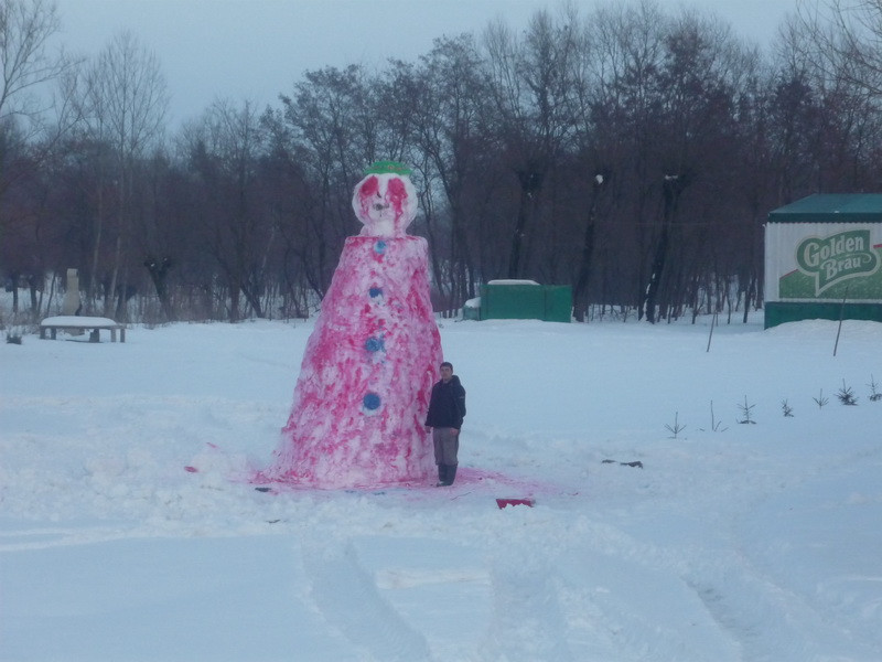 Vezi cum arata cel mai mare om de zapada din Romania!