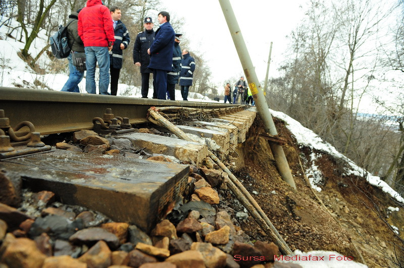 Cel putin 19 morti si 71 de raniti in urma deraierii unui tren in China