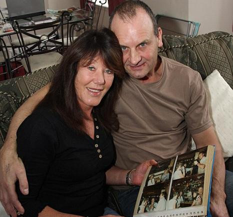 Facebook in rol de Cupidon: un cuplu din Anglia, reunit dupa 27 de ani!