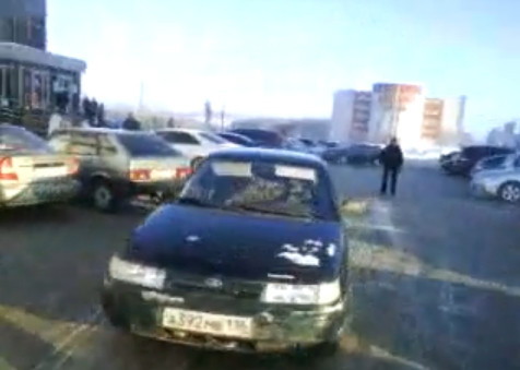 Cum au mai facut-o si p-asta? Masina care merge fara sofer! VEZI VIDEO!