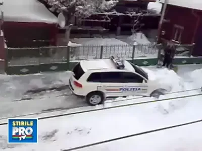Test-drive prin nameti, cu masina de politie! VEZI VIDEO!