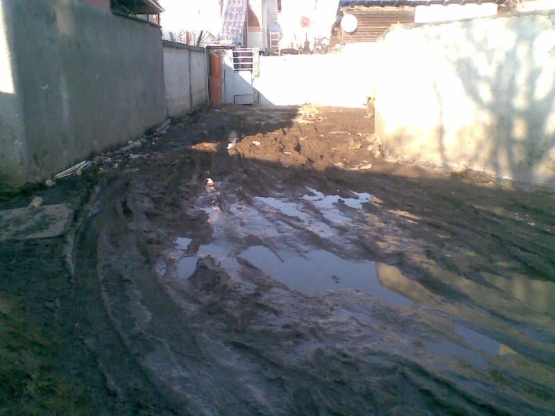 Primele raze de soare au scos la iveala un Bucuresti sufocat de mizerie