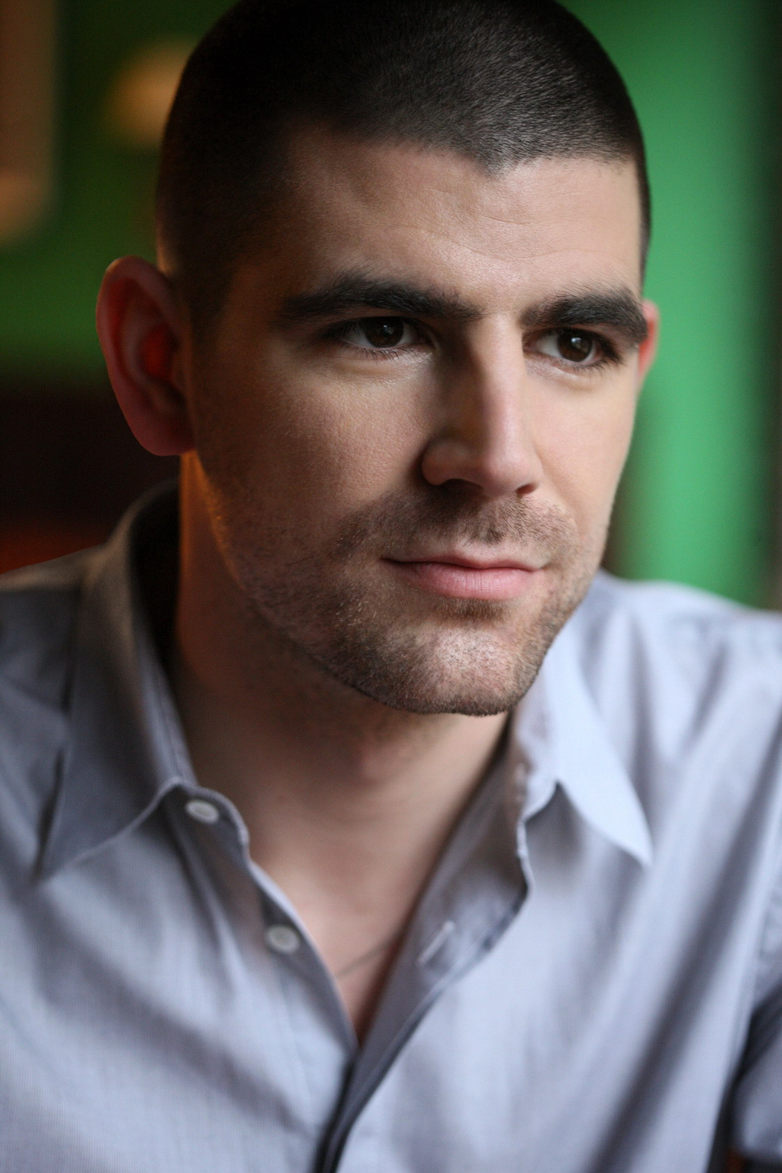 Dragos Bucurenci danseaza pentru familia adoptiva a Elenei Geru